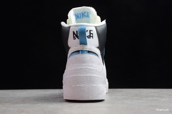 UNIVERSITY BV0072-001 BLUE NIKE BLAZER X MID SACAI 0216